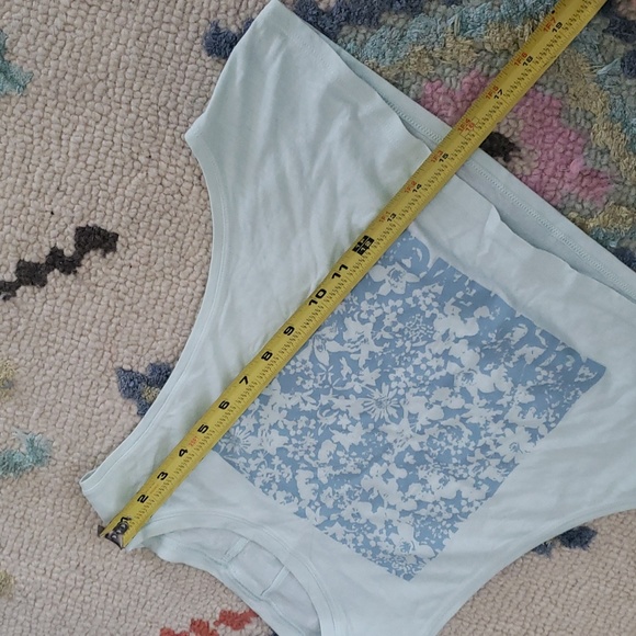 Lululemon size 4 Muscle Love cropped top - Picture 8 of 11